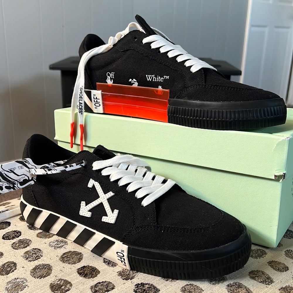 Off White